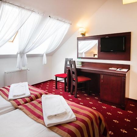 Hotel Platinum 흐루비에슈프 외부 사진