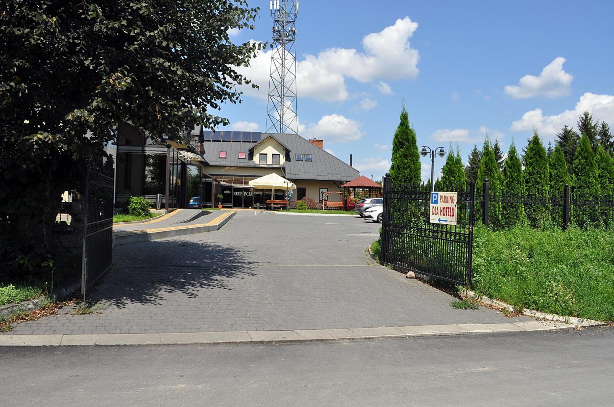 Hotel Platinum 흐루비에슈프 외부 사진