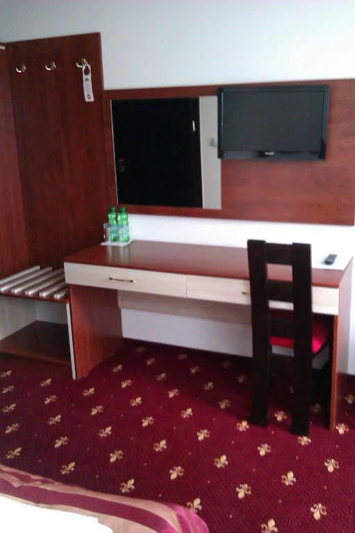 Hotel Platinum 흐루비에슈프 외부 사진