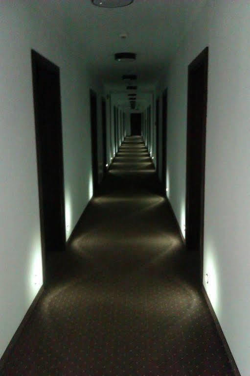 Hotel Platinum 흐루비에슈프 외부 사진