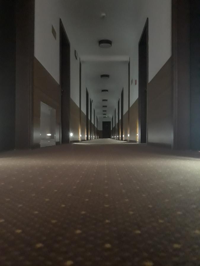 Hotel Platinum 흐루비에슈프 외부 사진