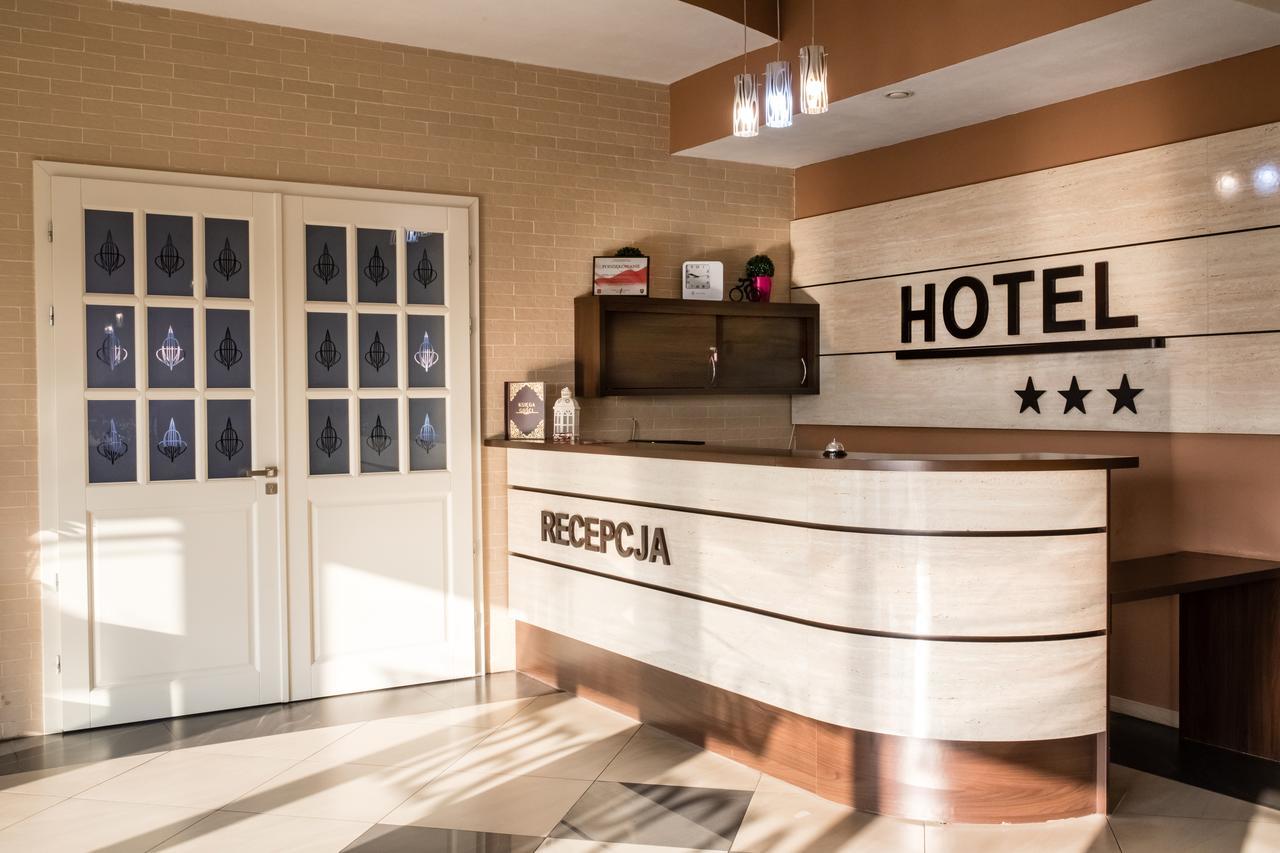 Hotel Platinum 흐루비에슈프 외부 사진