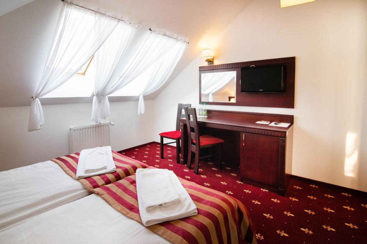Hotel Platinum 흐루비에슈프 외부 사진