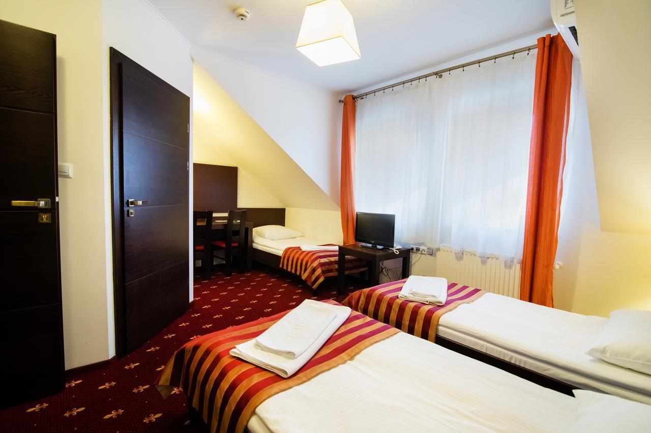 Hotel Platinum 흐루비에슈프 외부 사진