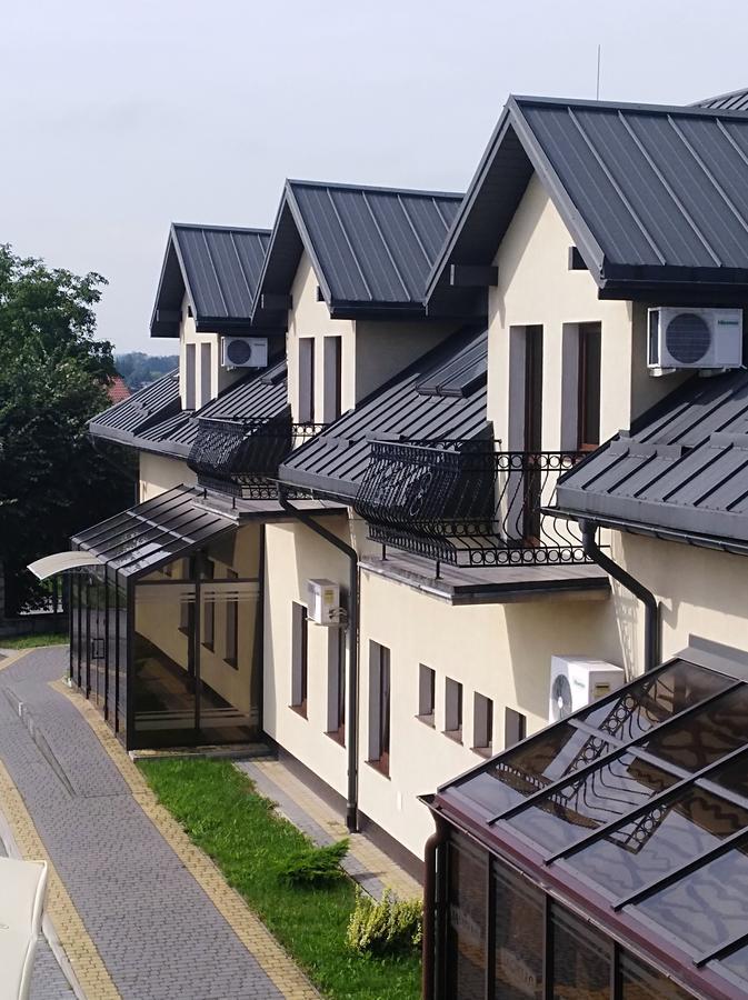 Hotel Platinum 흐루비에슈프 외부 사진